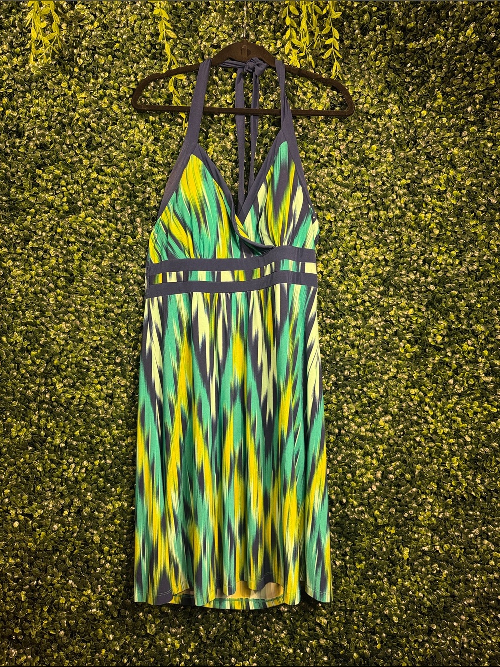Sleeveless V-Neck Green Multicolor Halter Dress